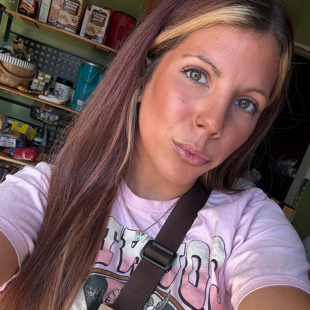 Meet your Posher, Cortney